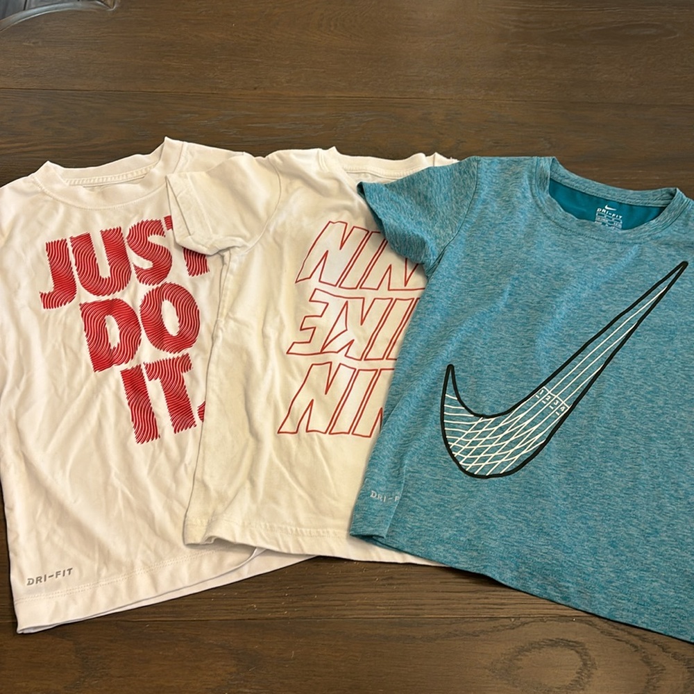 Set of 3Nike shirts